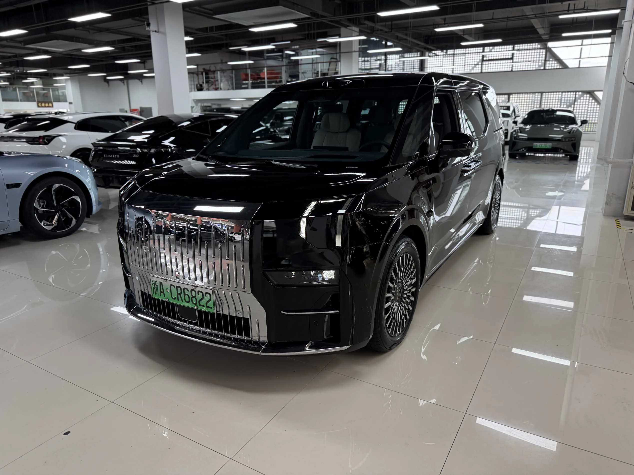 2024 Jike 009 Six-Seat Executive Edition AWD 108kWh Automatic