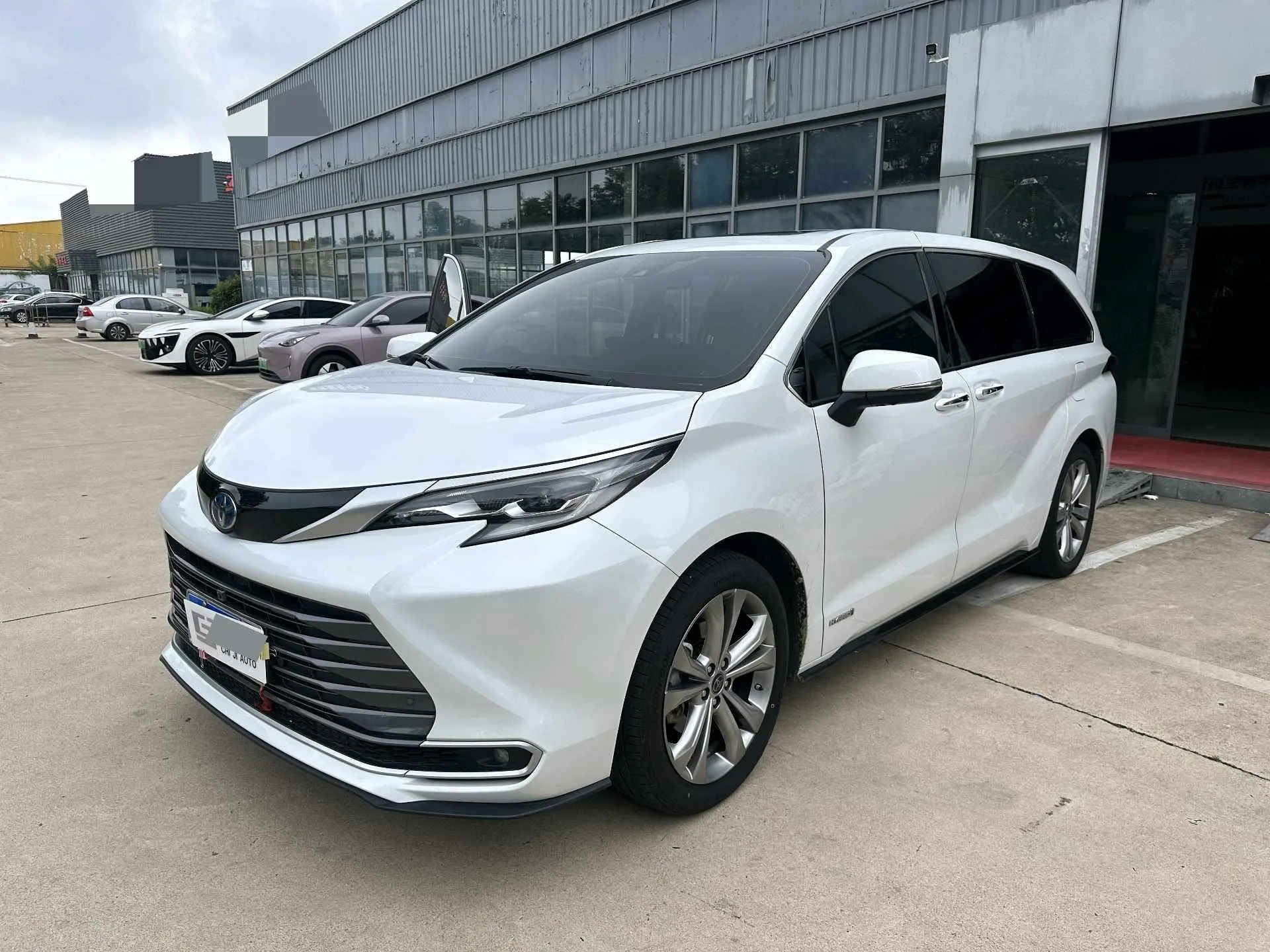 Toyota Cana 2023 2.5L CVT Premium Edition Automatic