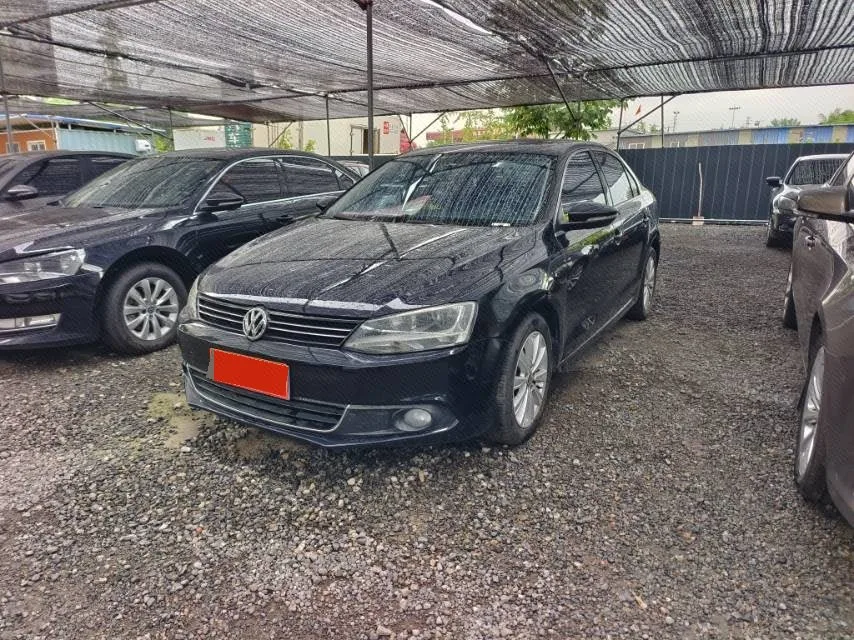 2014 Volkswagen Sagitar Facelift 1.6L Automatic "Fashion" Trim