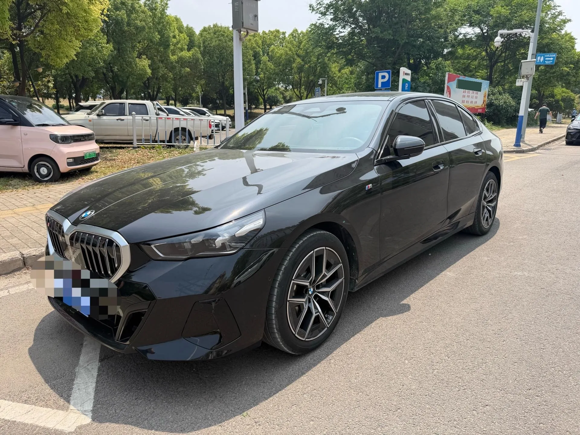 BMW 5 Ряд (Импортный товар) 2024 530i 48 В 2,0 Т Лидерство М Спорт Упаковка Автоматический