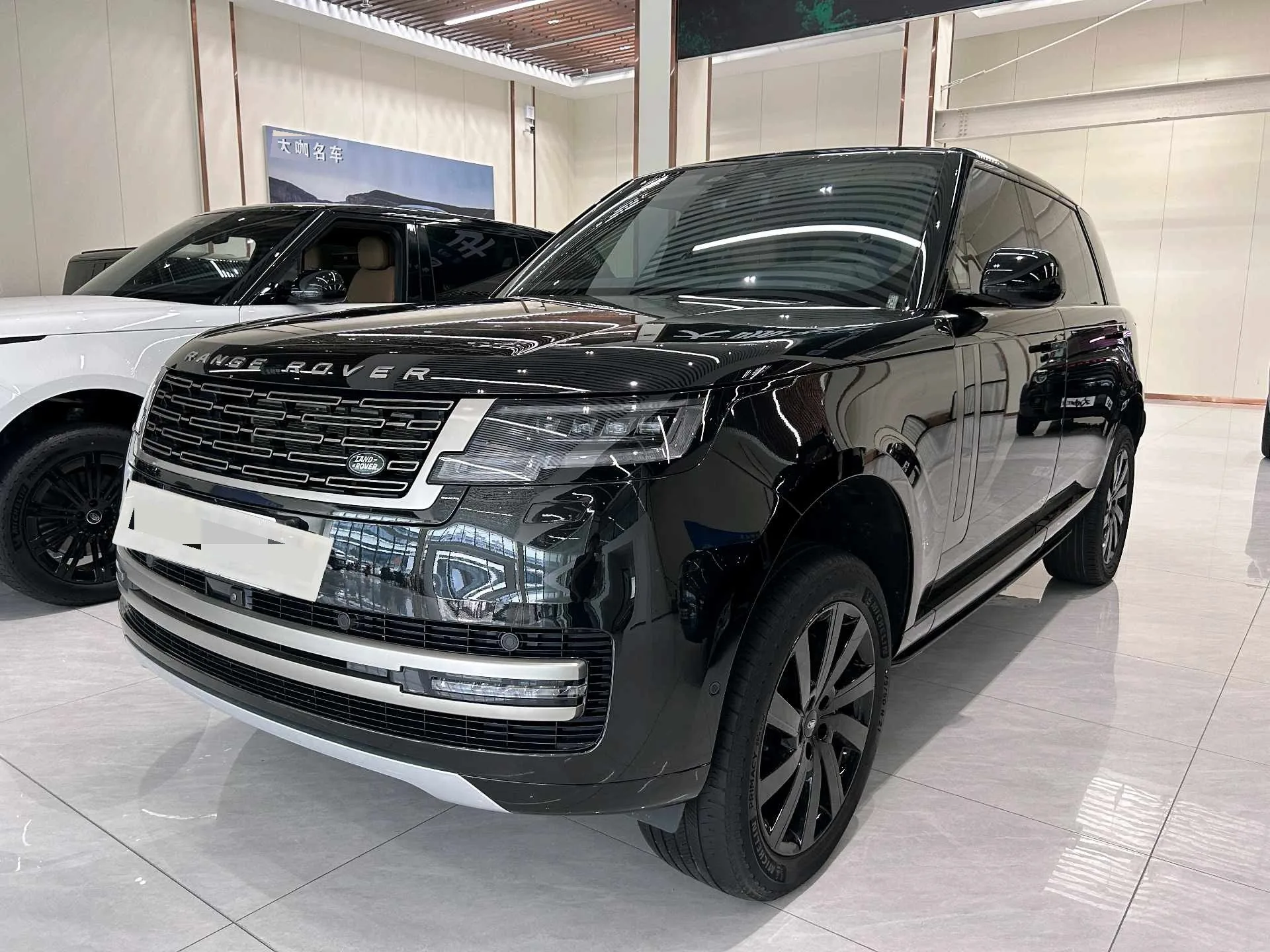 Range Rover 2024 3.0 L6 400PS Grand Long Wheelbase 7-Seater