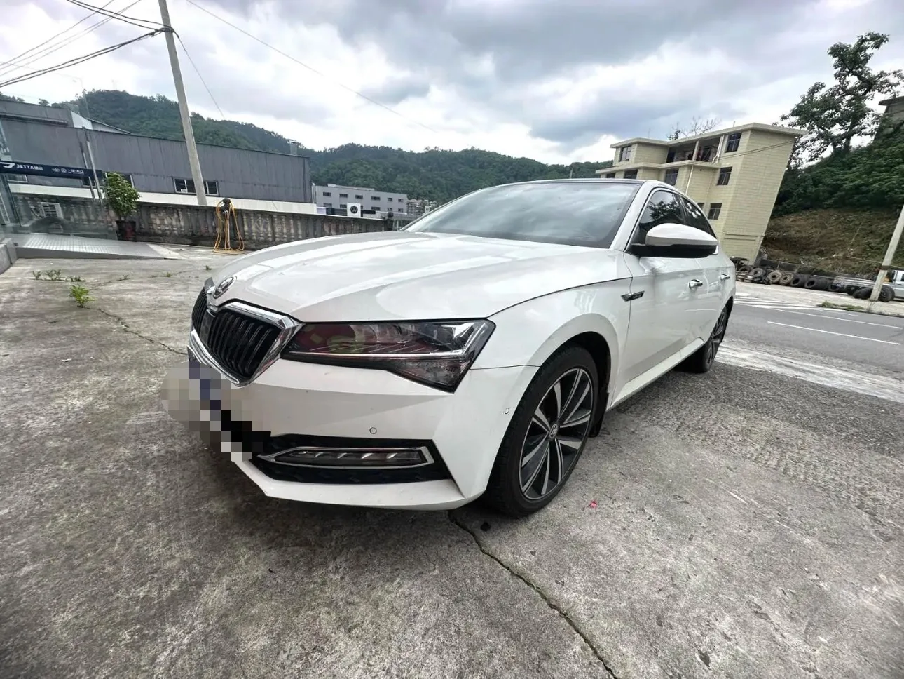 Skoda Superb 2023 Facelift TSI330 DSG Luxury Edition