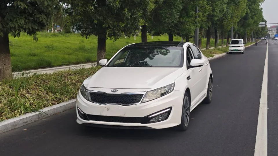 Kia K5 2011 2.0L Automatic TOP
