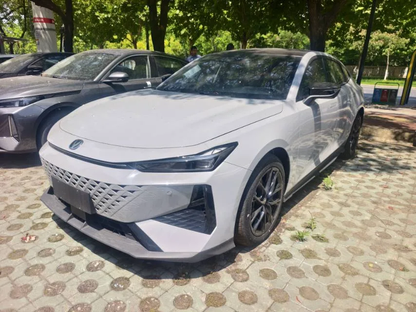 Changan 2024 UNI-V 1.5T Premium Automatic