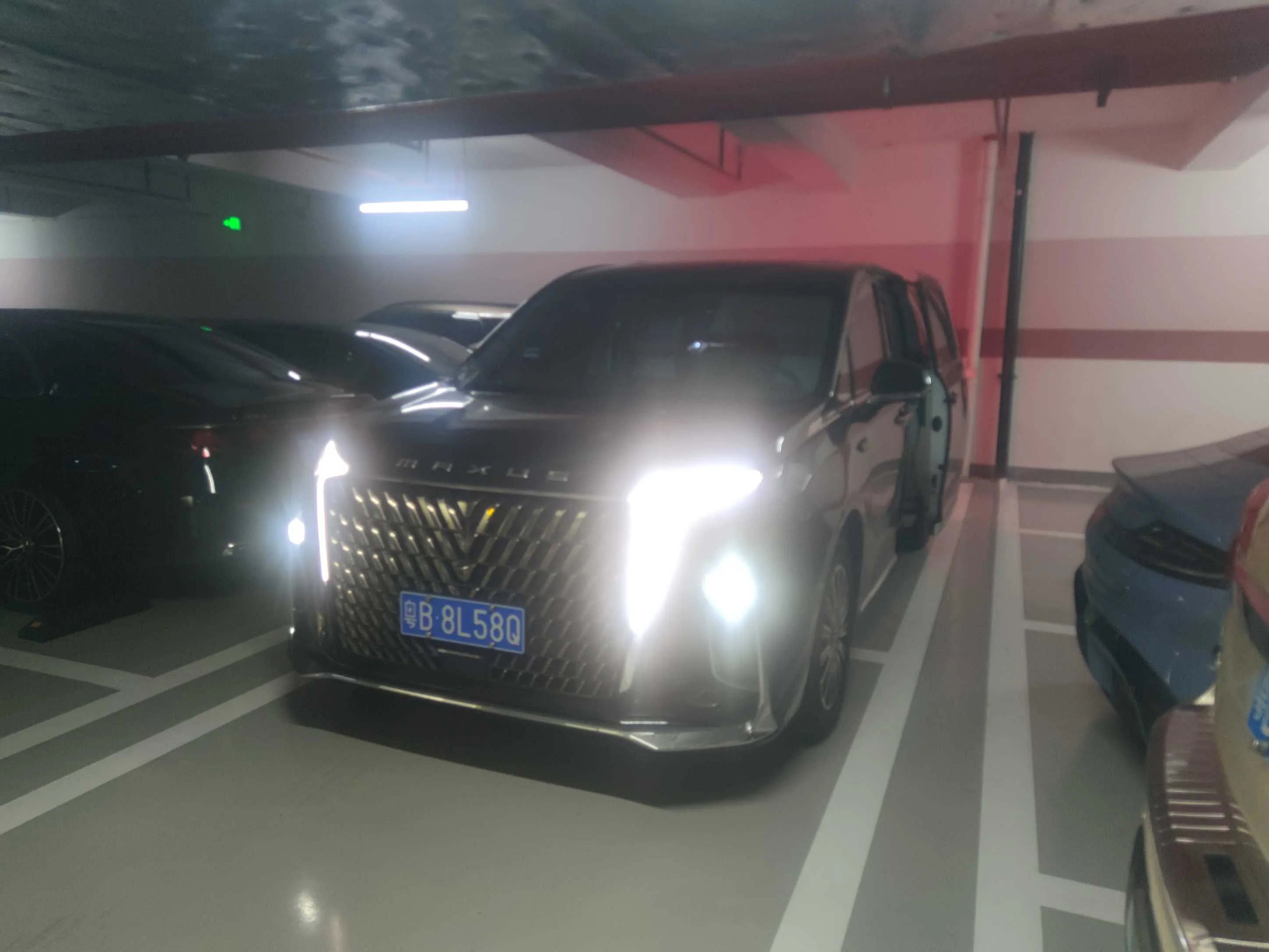 SAIC MAXUS G90 2024 2.0T Nebula 7-seater Edition