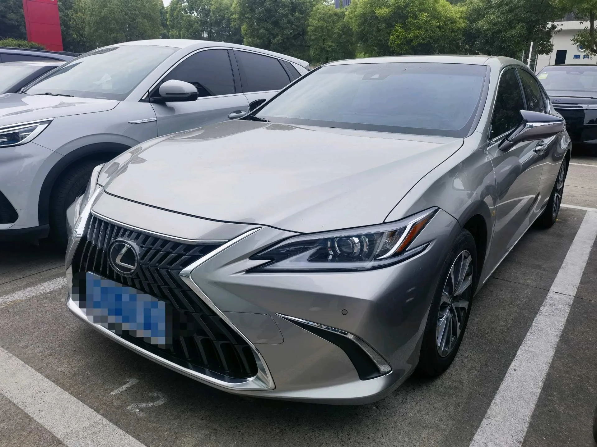 Lexus ES 2023 200 Premium Edition