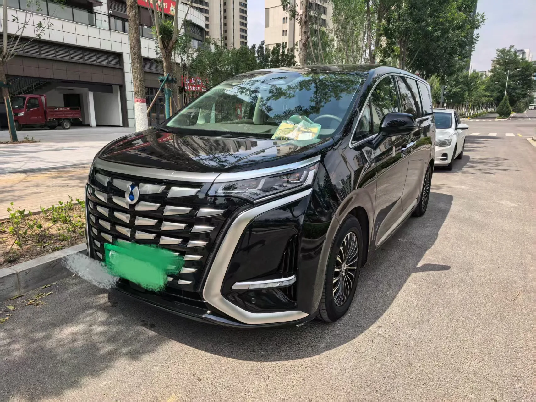 Denza D9 2022 DM-i 970 AWD Flagship Edition