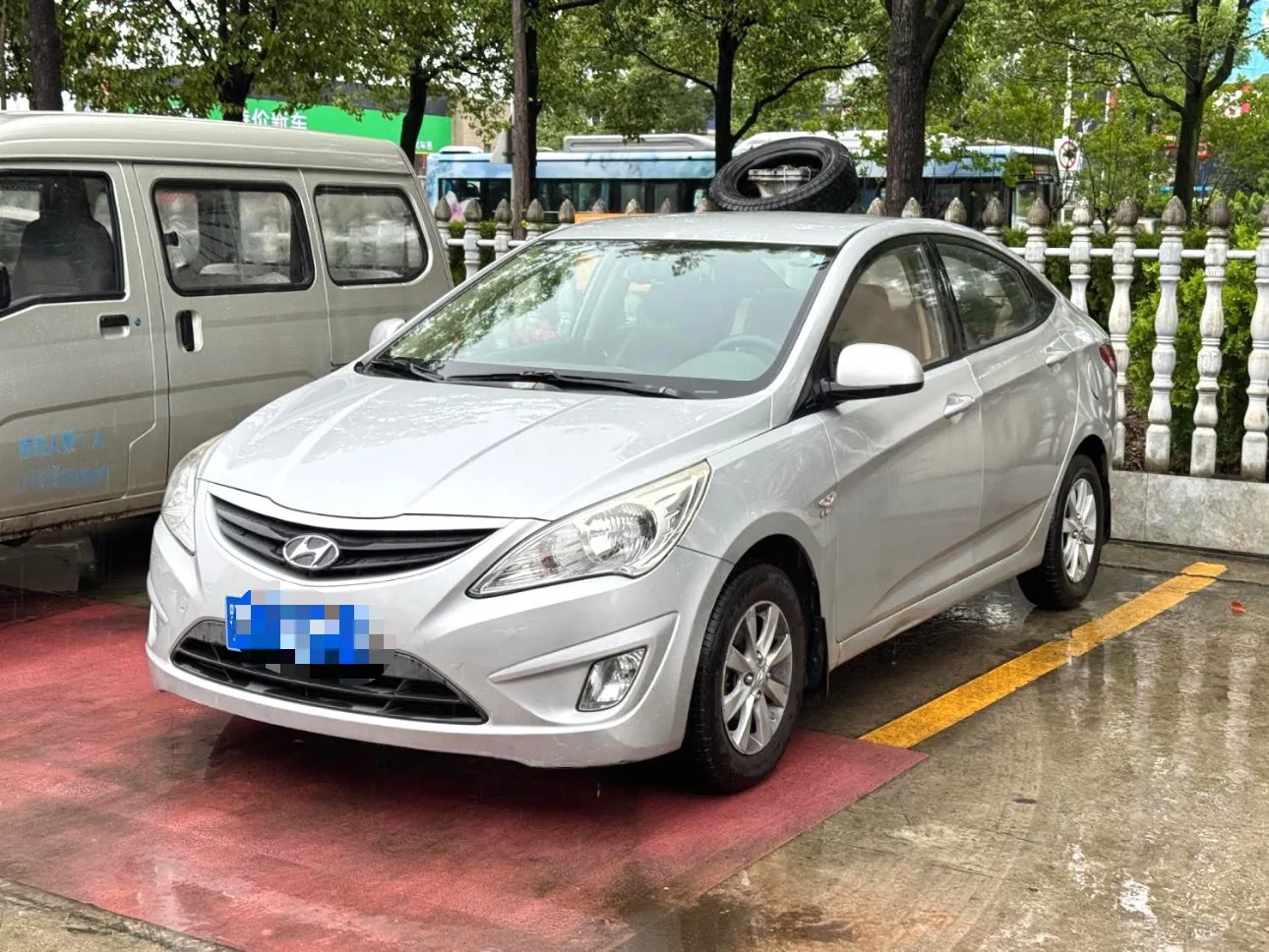 2010 Хён Королева Затем 1,4 l Автоматический Комфорт Доброе утро