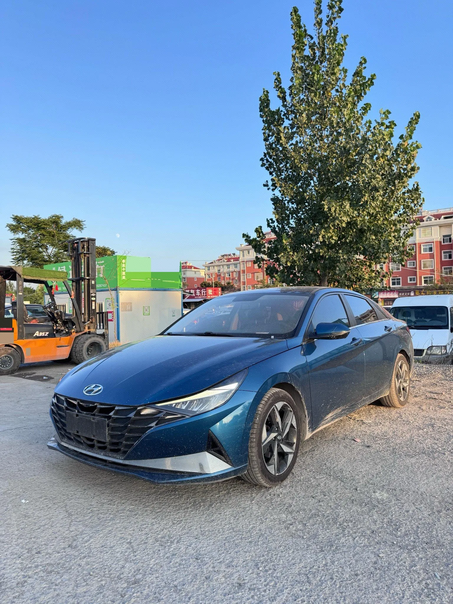 Hyundai Elantra 2021 1.5L CVT LUX Premium Edition
