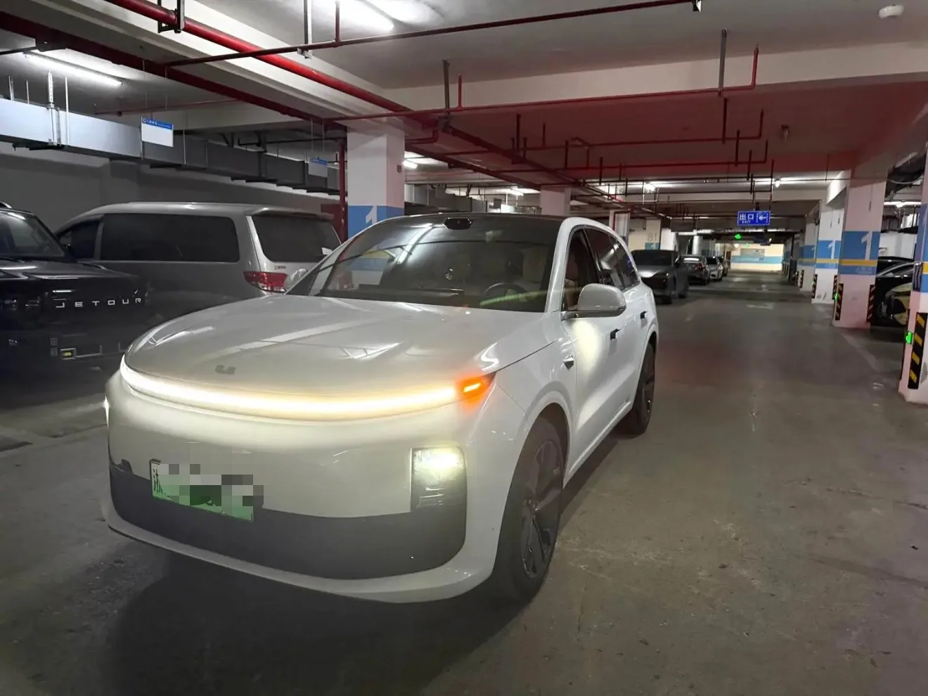 Li Auto 2025 L6 Max Intelligent Renewal Edition Automatic Transmission