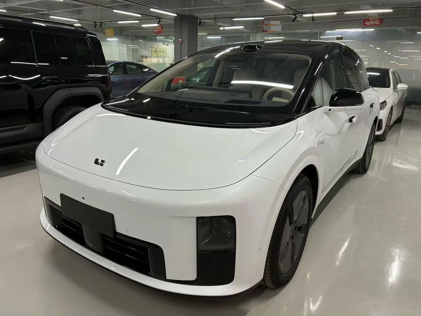 Li Auto 2025 i8 Standard Edition Automatic