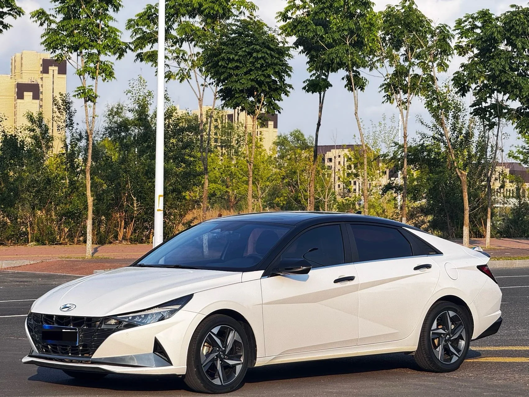 现代 伊兰特 2022 240TGDi DCT 乐仕 优质的 版