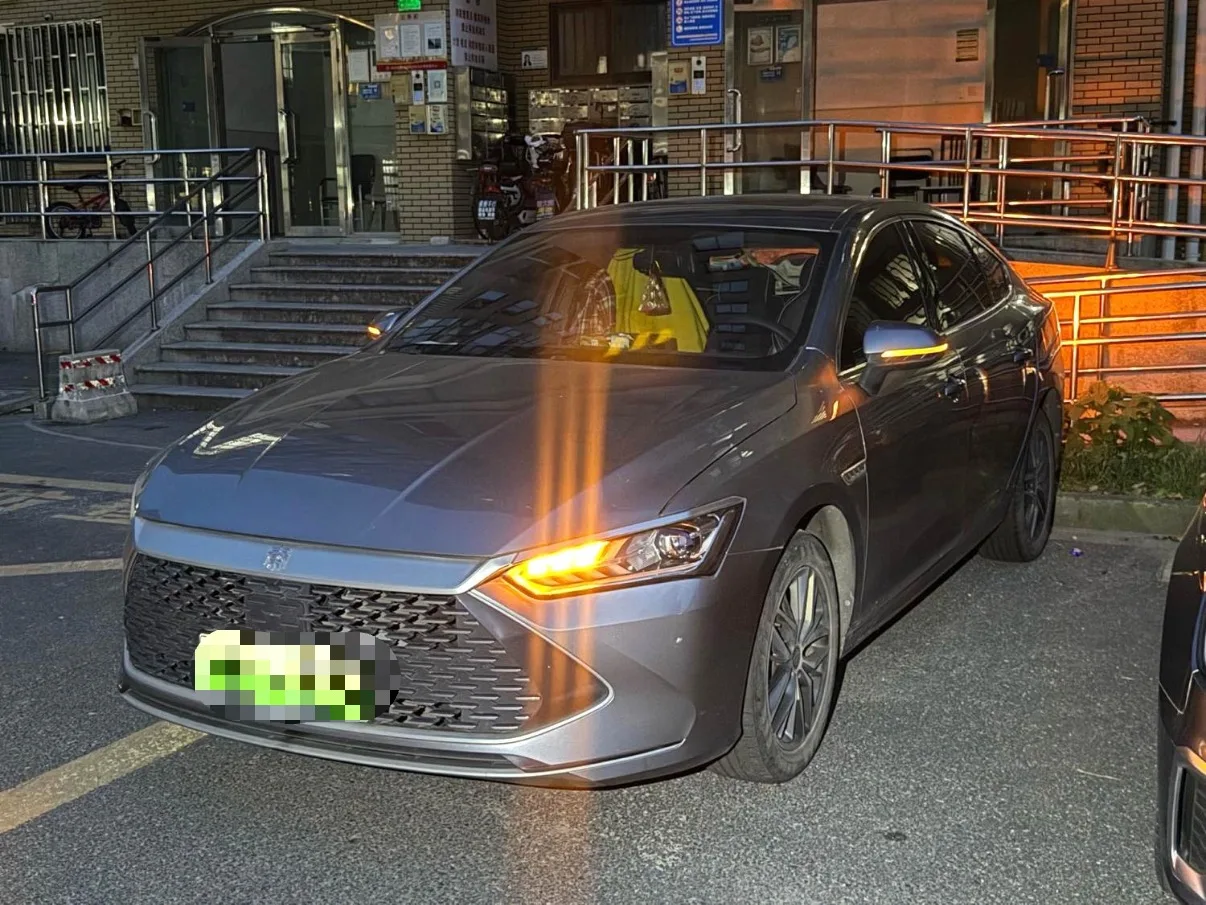 Qin PLUS 2021 DM-i 120KM Premium Edition