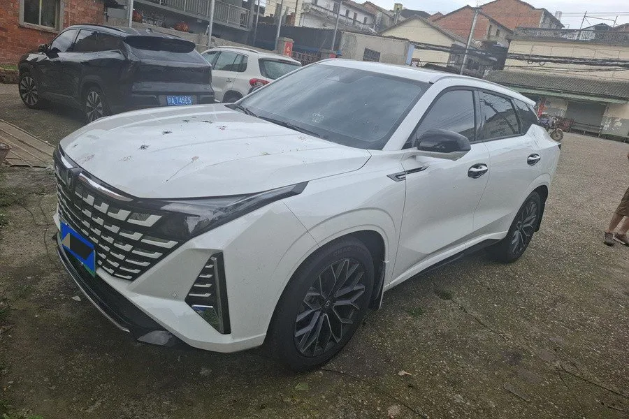 Changan 2025 UNI-Z Smart Electric iDD 1.5 CVT 125 km Smart New Blue Whale Battleship+ Automatic Transmission