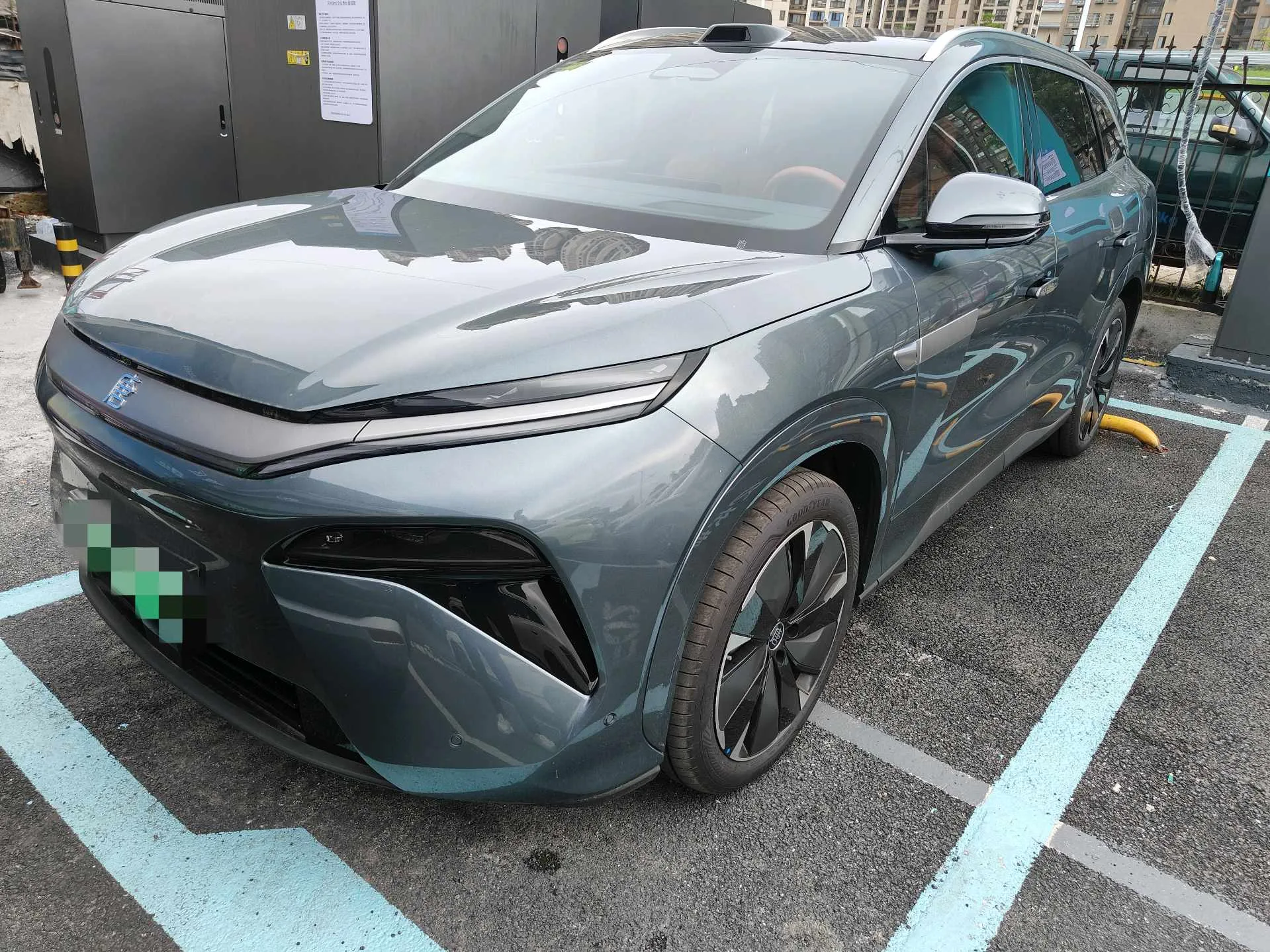Tang L 2025 EV 600KM Four-Wheel Drive LiDAR Flagship Edition
