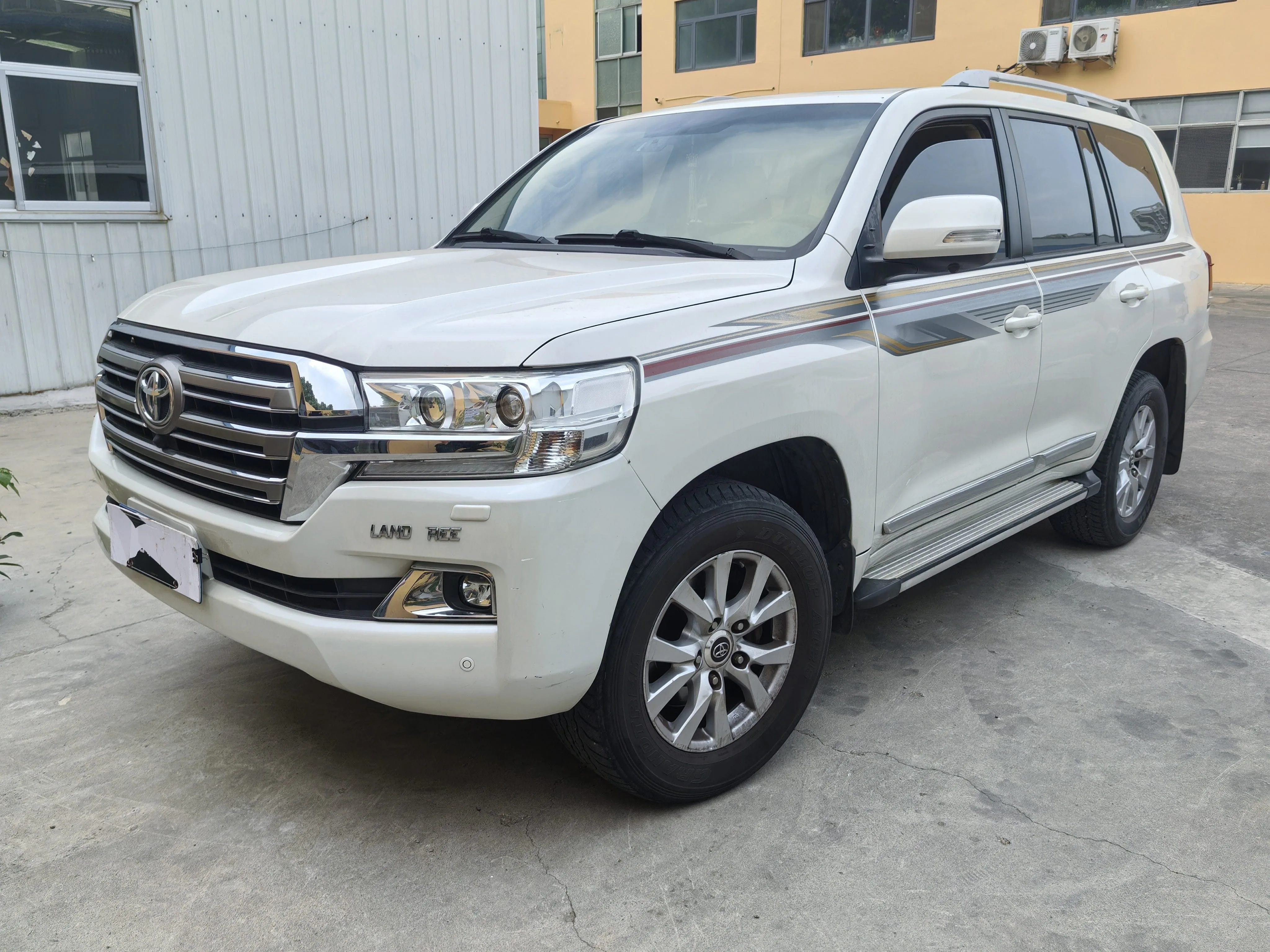 Land Cruiser (Imported) 2015 Model Year 4.0L V6 Middle East Limited Edition