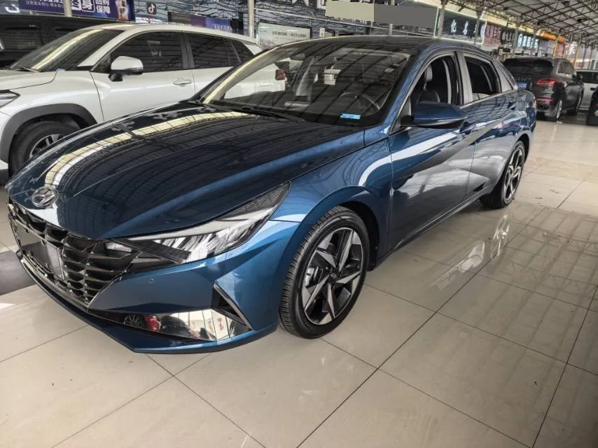 Hyundai Elantra 2022 1.5L CVT LUX Premium Edition