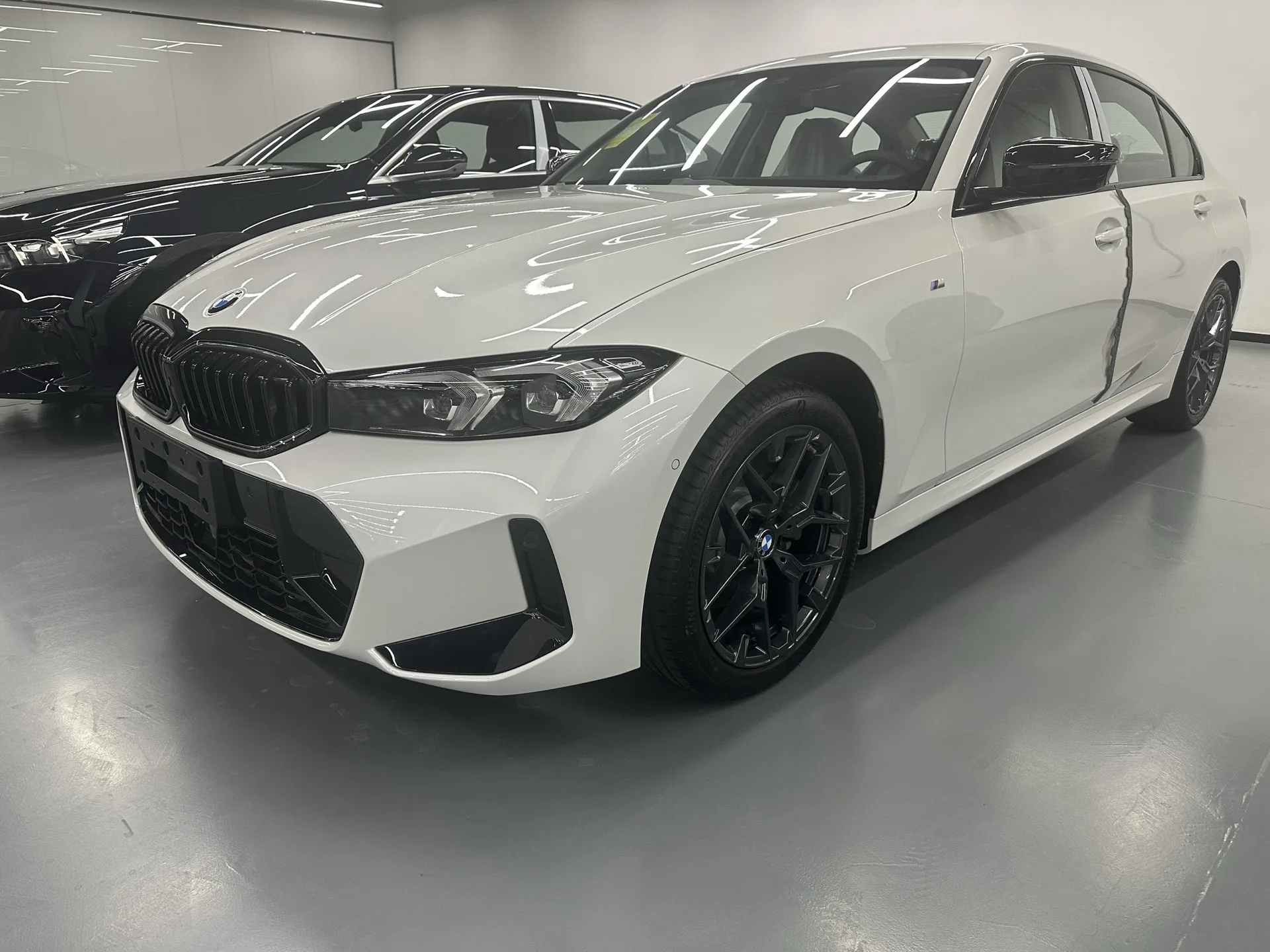 2025 BMW 3 Series 330Li 2.0T M Sport Shadow Edition Automatic