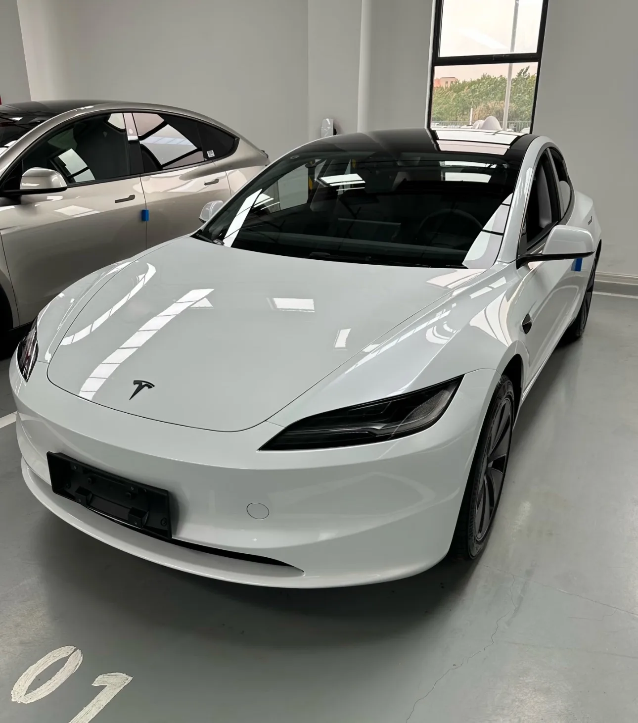 Tesla 2025 Model 3 Rear-Wheel Drive (Facelift) Automatic