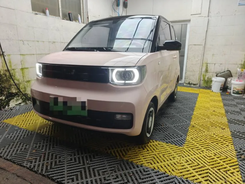 Hongguang MINIEV 2021 Macaron Sandwich Edition, 170km/h, Ternary Lithium Battery
