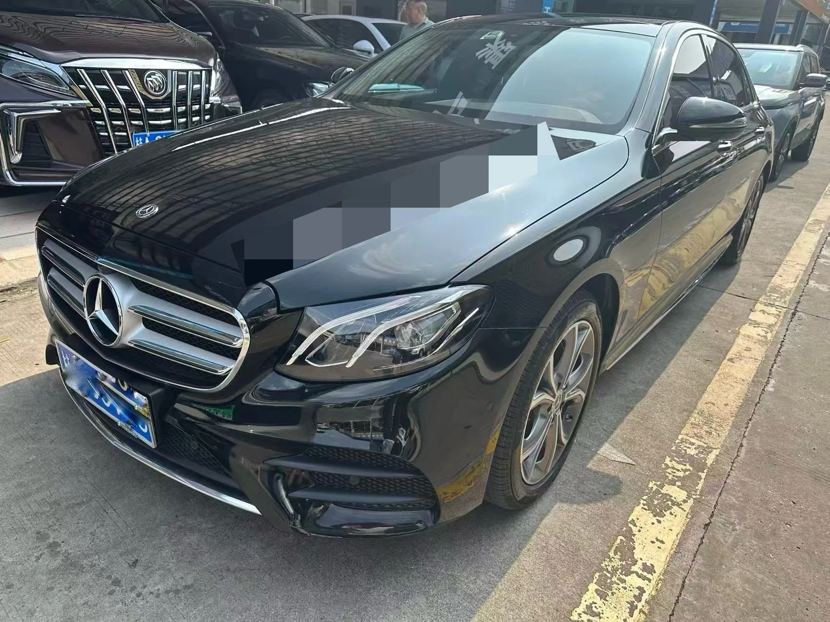 梅赛德斯-奔驰 E级 2020 和 300 L 运动 奢华
