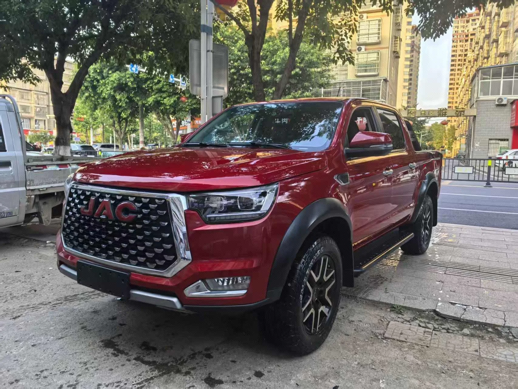 2023 Jianghuai T8 2.0T PRO Automatic Diesel 2WD Business Edition with Large Double Cab