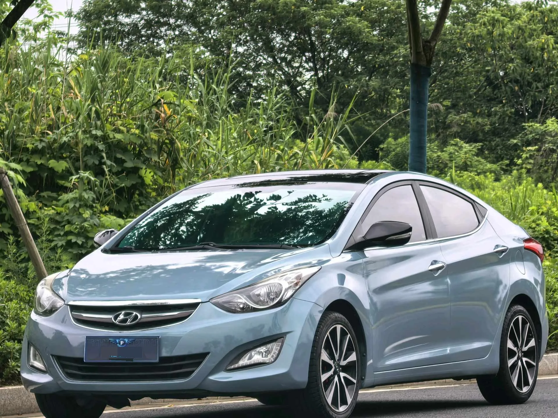 Hyundai Elantra 2015 1.6L Automatic Leading Edition