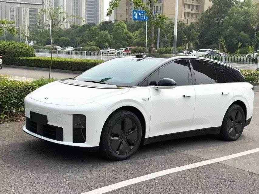 Что Авто i6 2025 Стандарт Версия