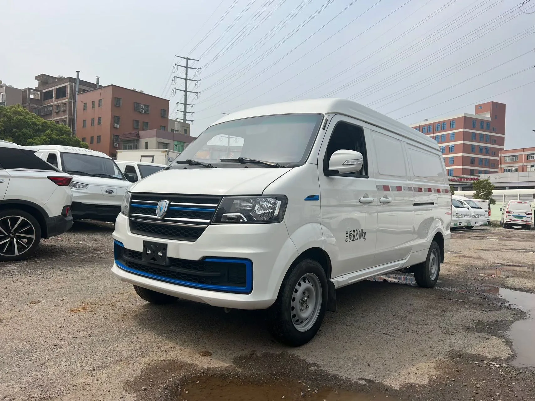 Jinbei 2022 New Haishi EV Entrepreneurship Edition 4.5-meter Pure Electric Enclosed Van 40.55kWh Automatic Transmission
