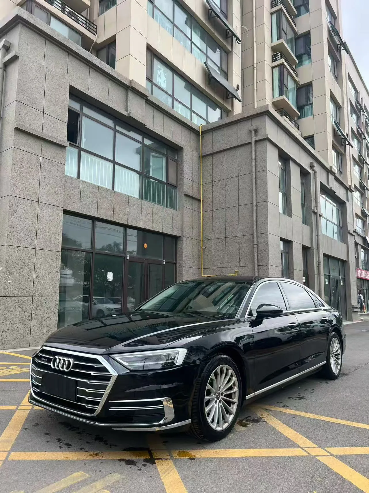 2019 奥迪 A8 面部拉皮 加 A8L 55 TFSI 四 奢华