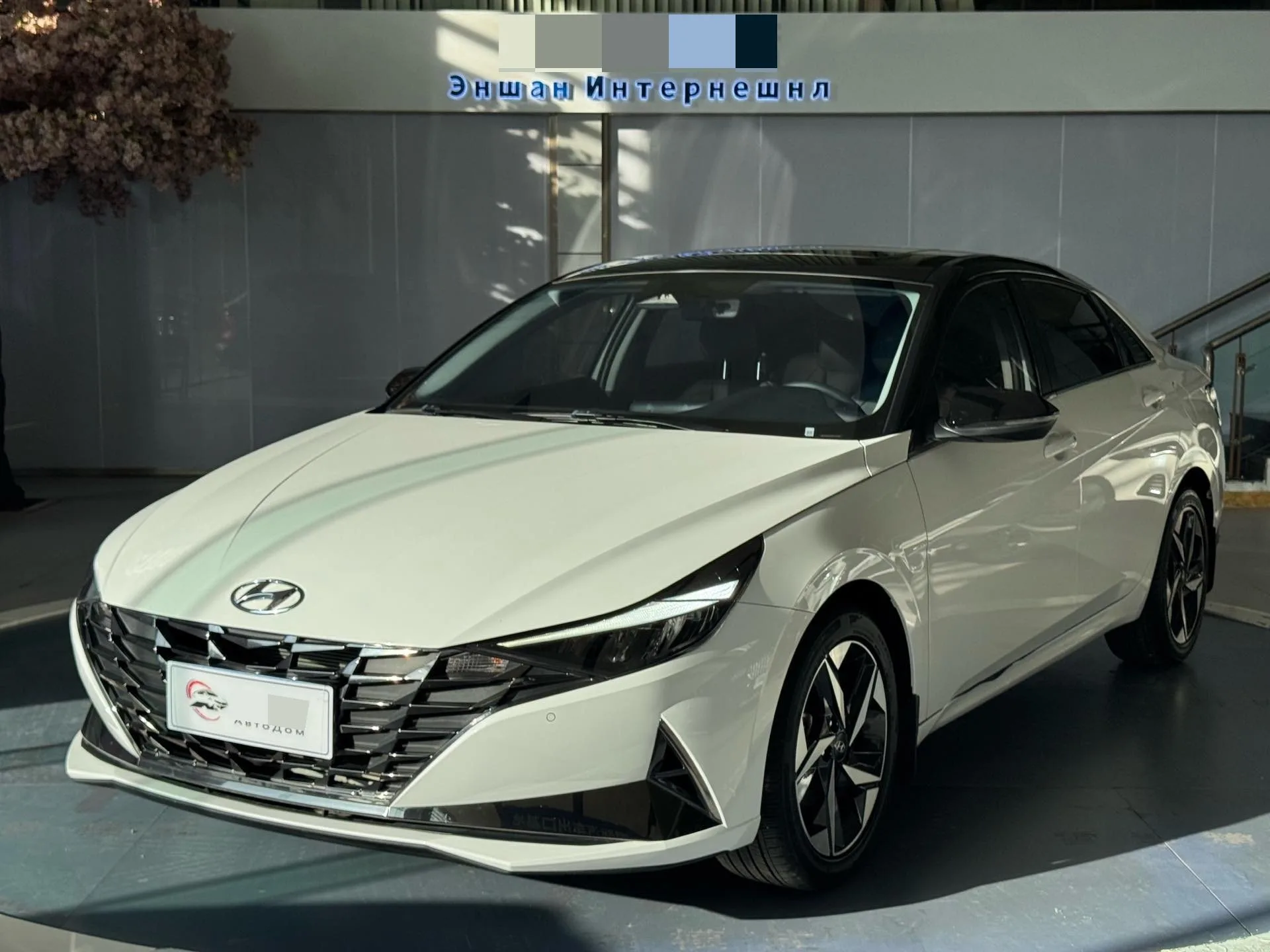 Hyundai Elantra 2022 1.5L CVT LUX Premium Edition