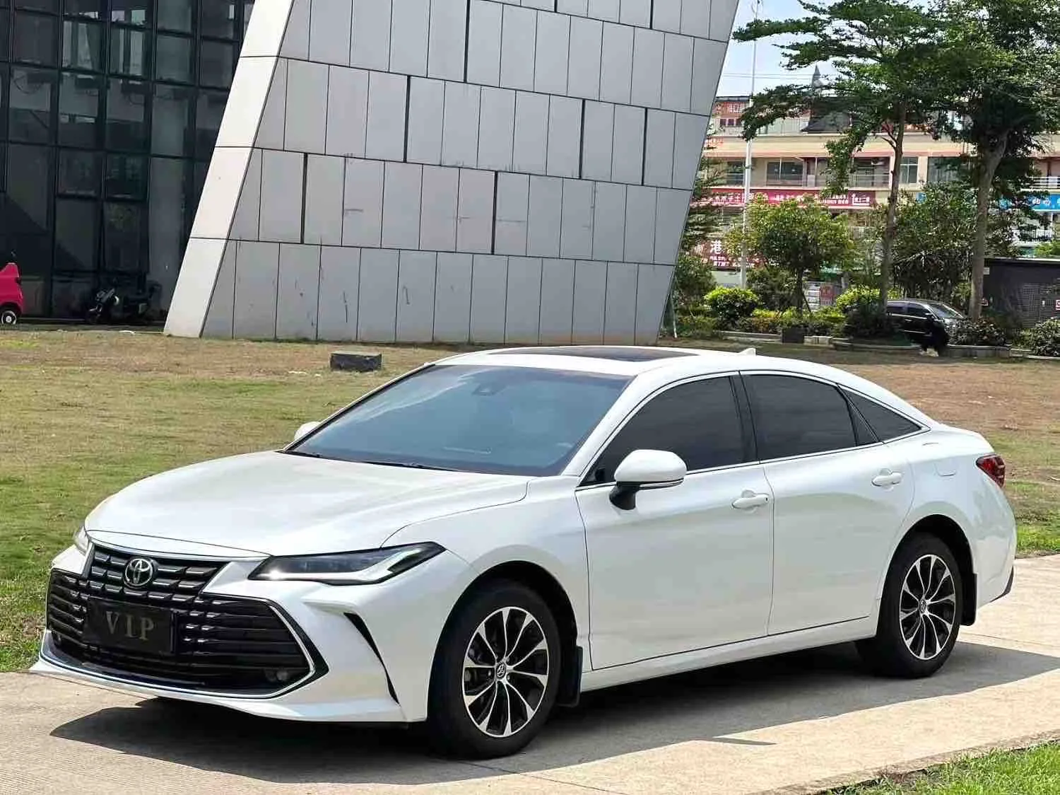 2023 Toyota Avalon 2.0L CVT Premium Edition (Automatic)