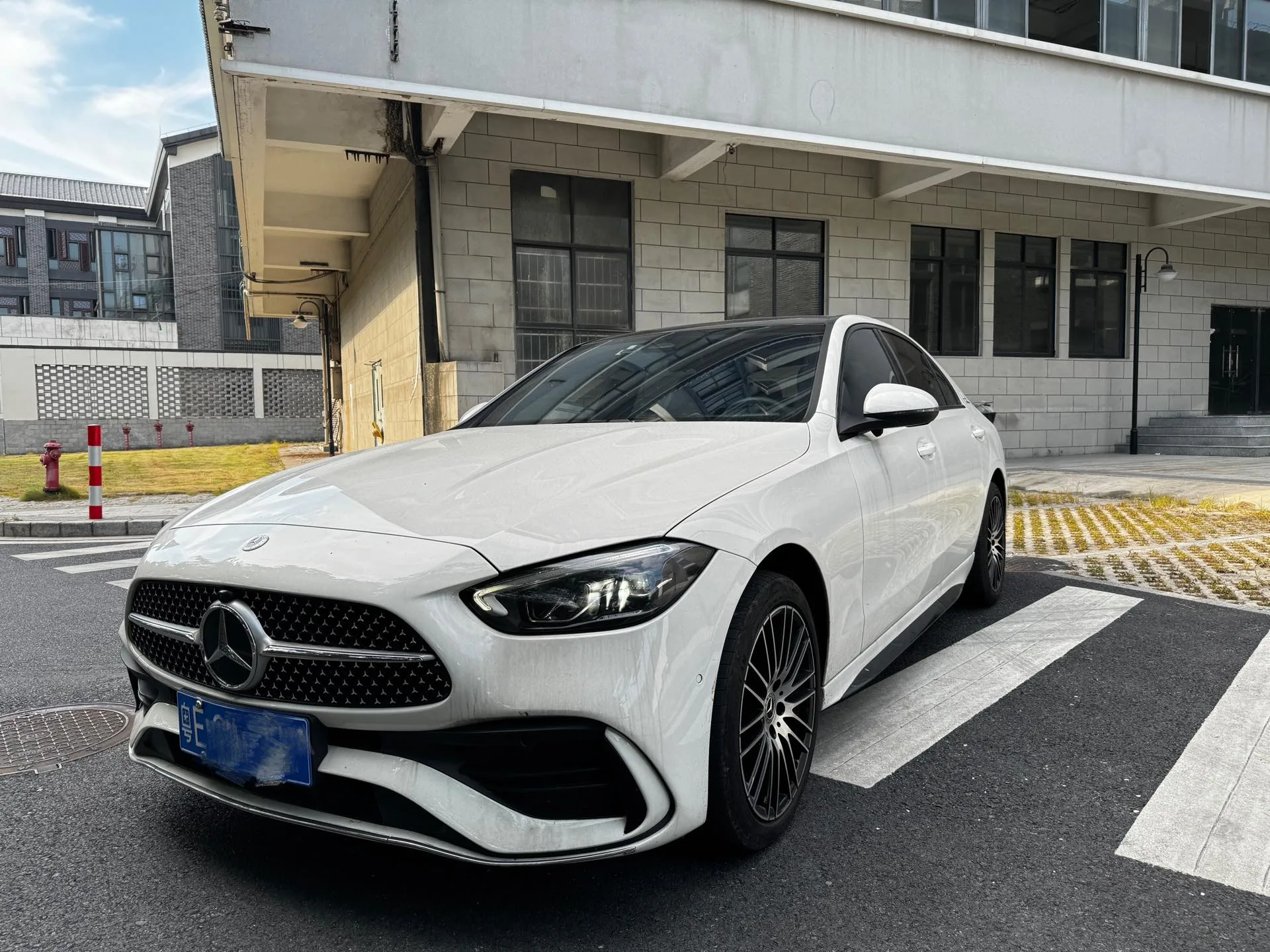 梅赛德斯-奔驰 C级 2024 C 260 L 48伏 1.5吨 运动 （整容手术） 3） 自动的 传播