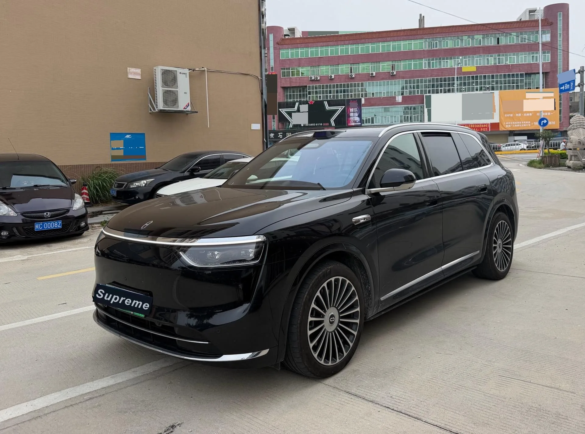 Wenjie M8 2025 Range Extended Max+ Version 53.4kWh 6-Seater