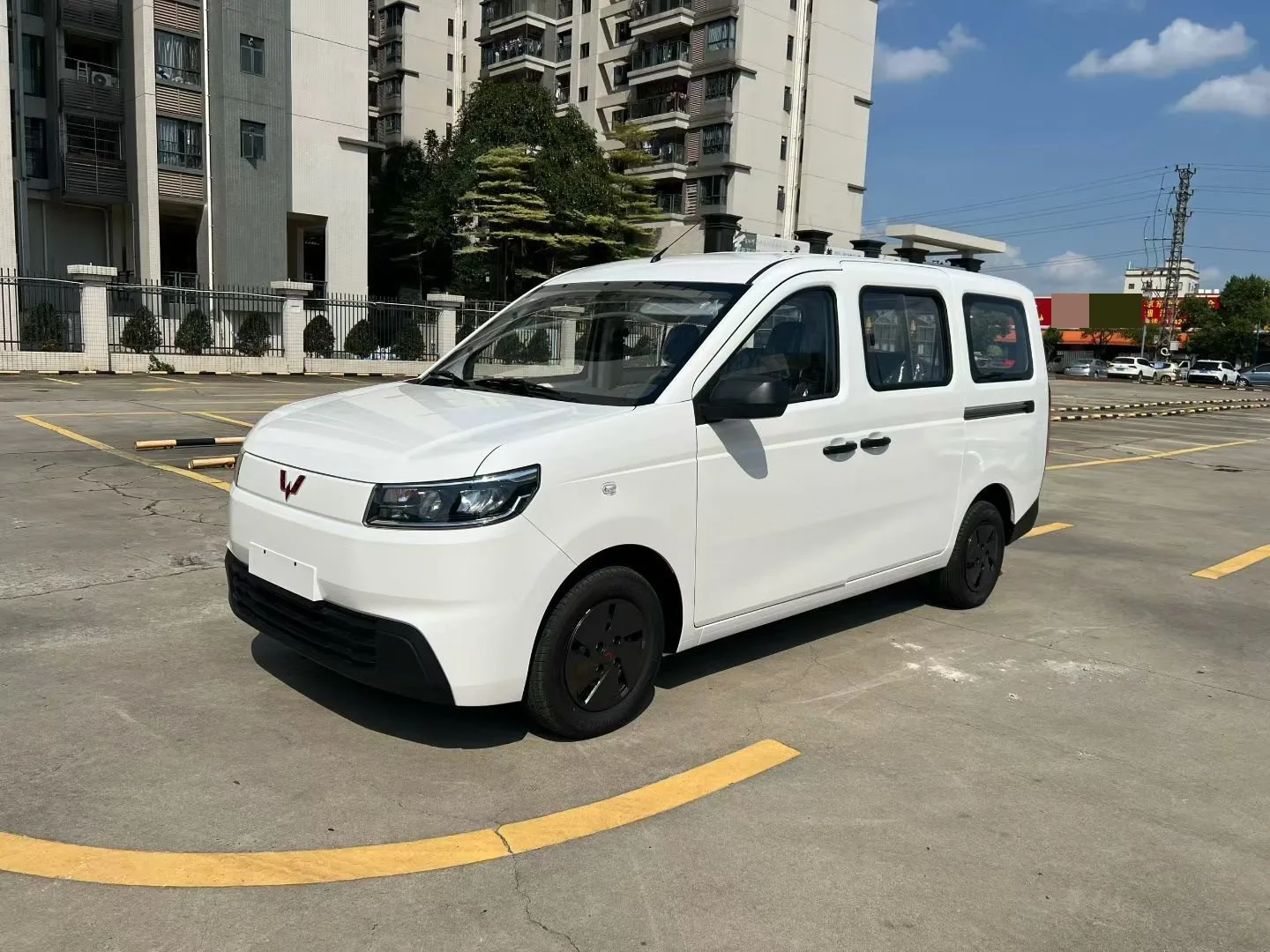 Wuling 2026 Rongguang EV 310km/h Standard Passenger Bus with Automatic Transmission