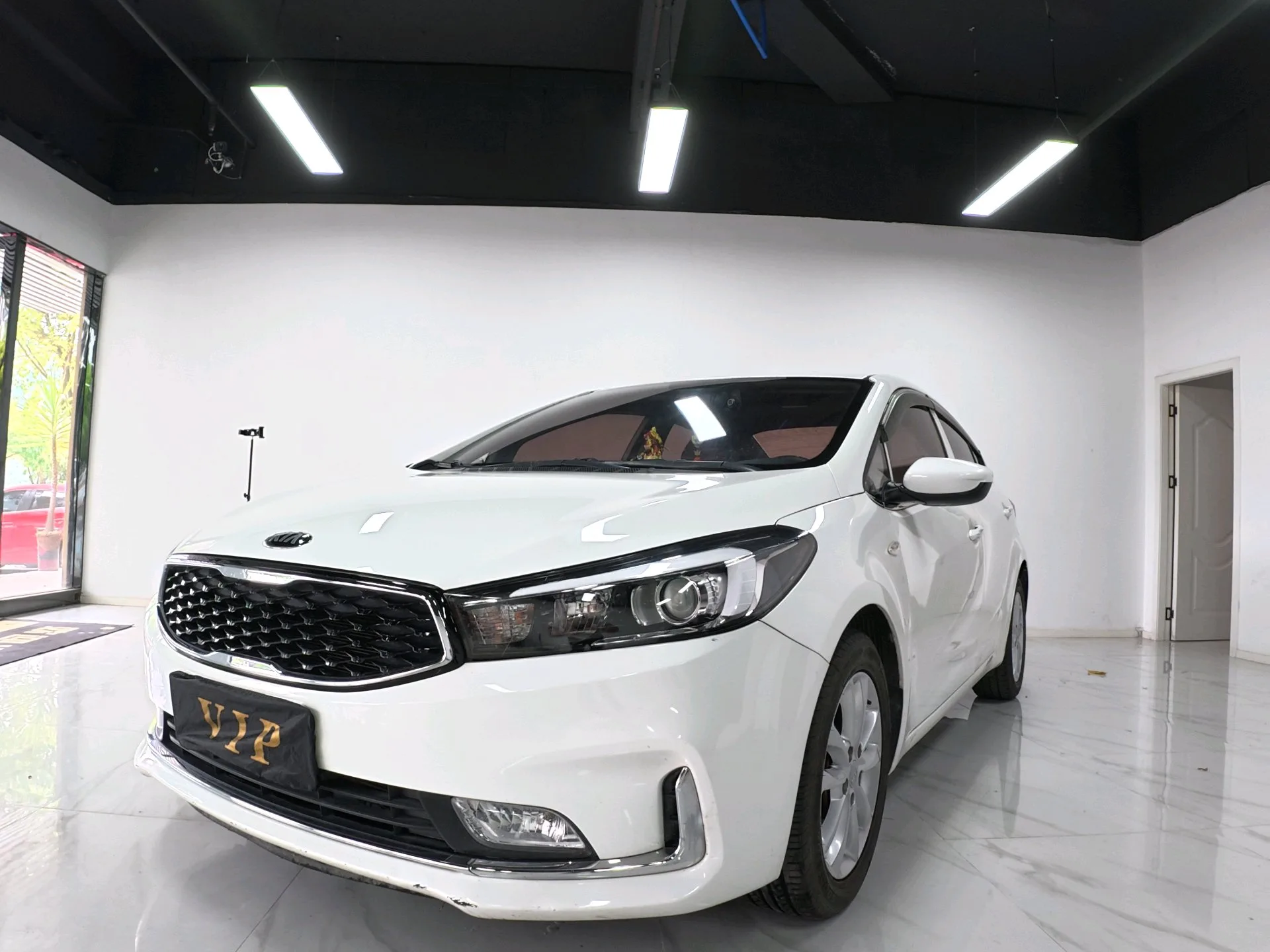 Kia K3 2017 1.6L Automatic 15th Anniversary Special Edition GLS