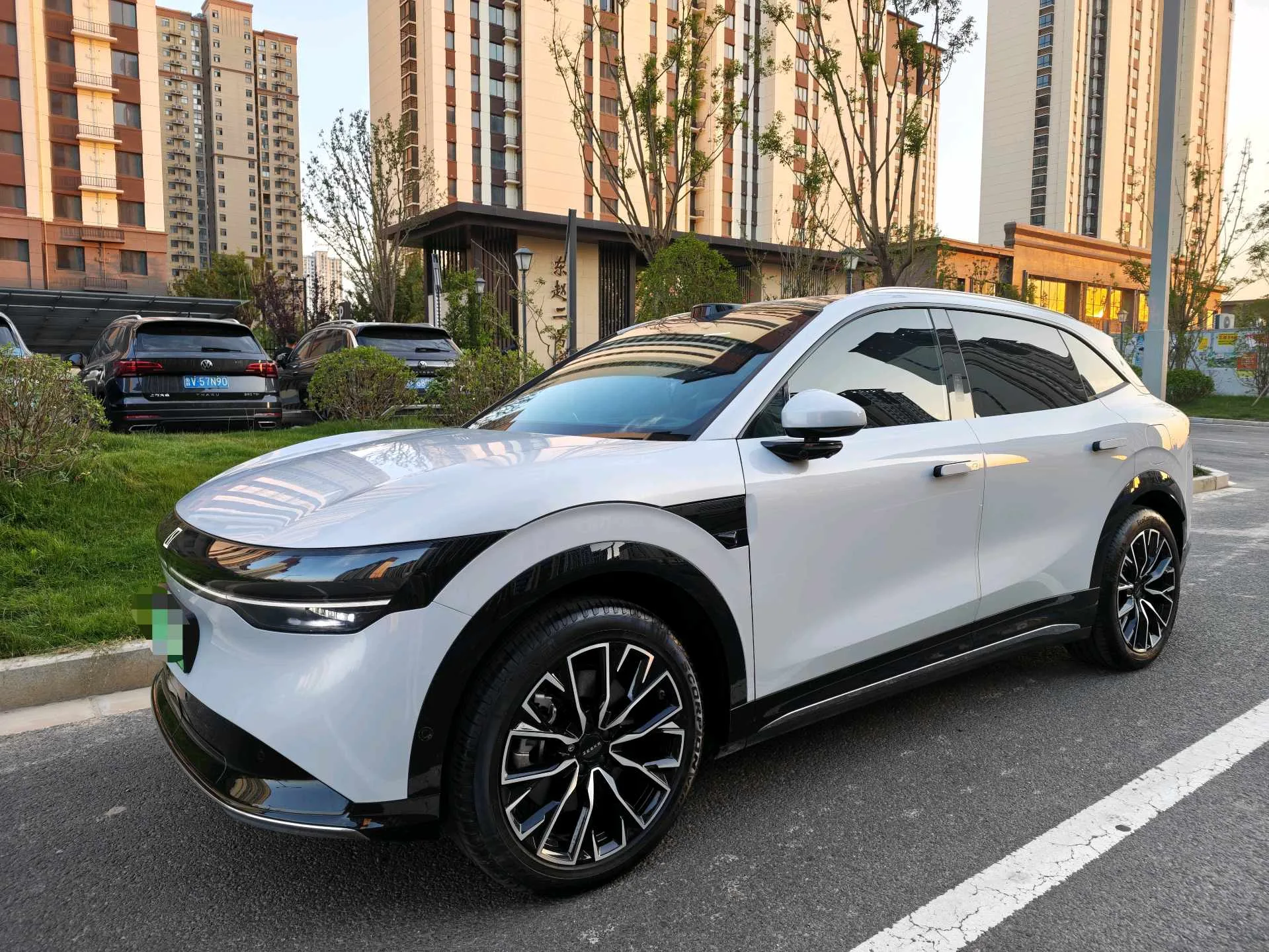 JiKrypton 2025 Model JiKrypton 7X 75kWh Rear-Wheel Drive Intelligent Driving Edition Automatic