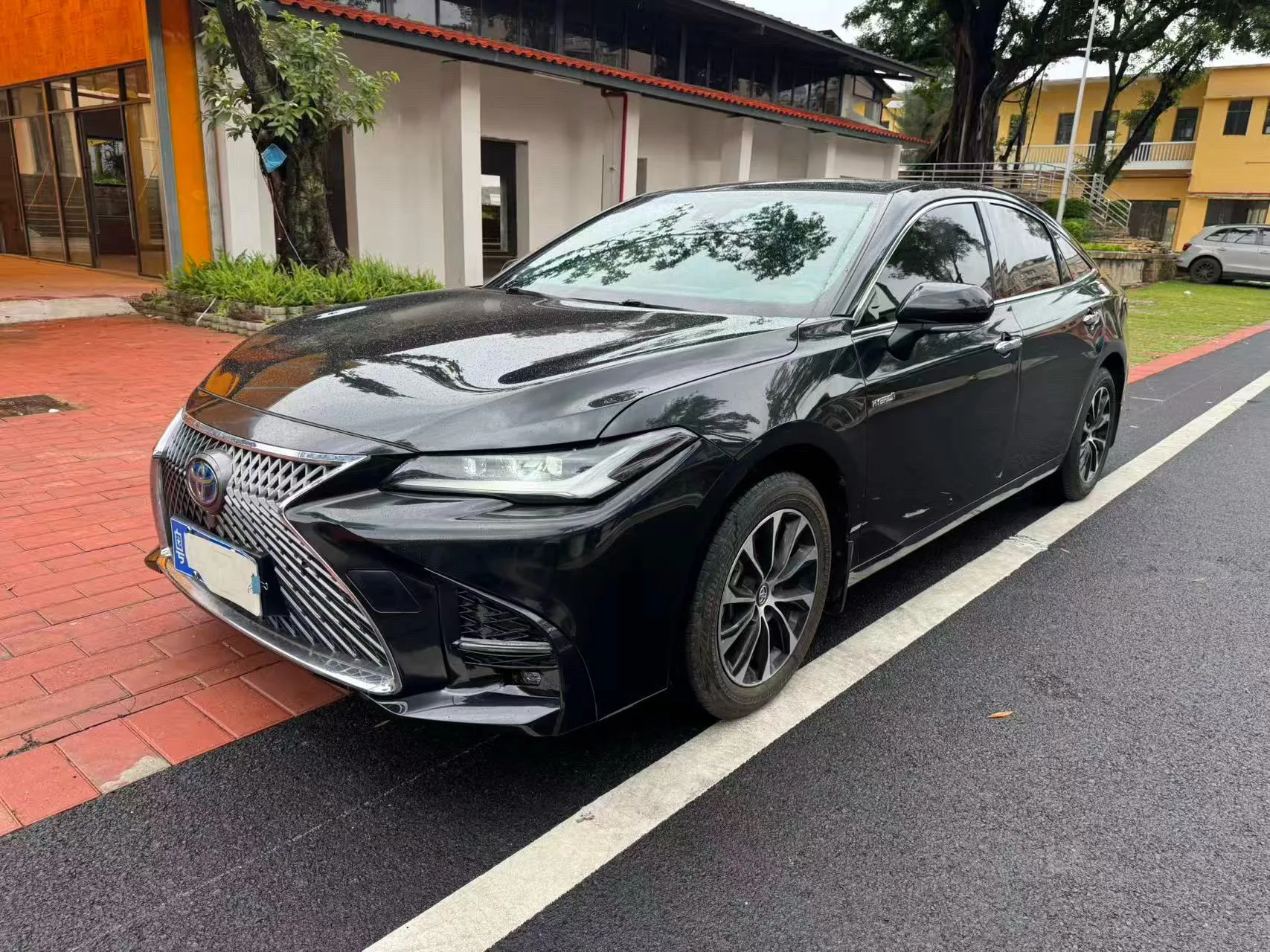 2023 Toyota Avalon Hybrid 2.5L CVT Luxury Edition Automatic