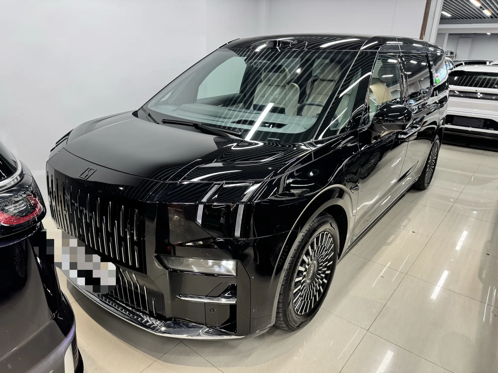 2024 Jike 009 Six-Seat Executive Edition AWD 108kWh Automatic