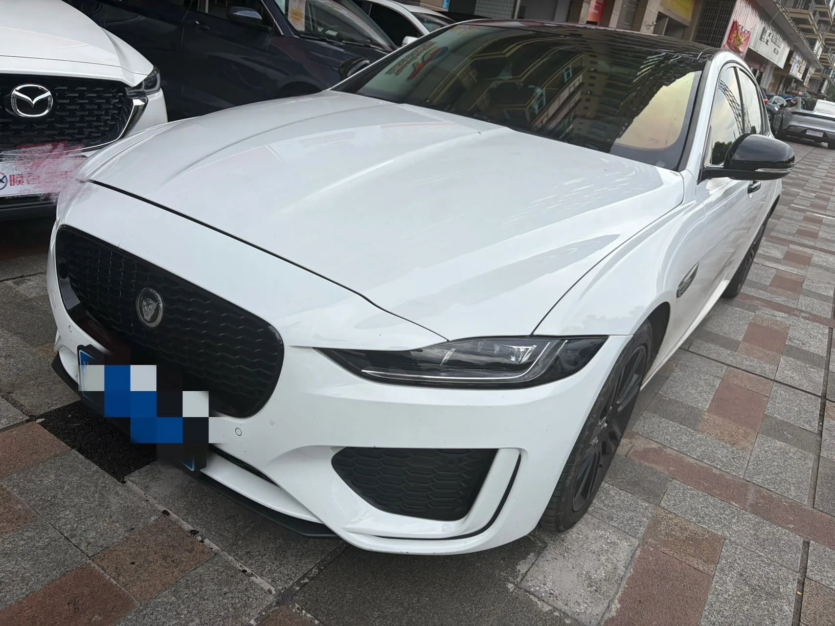 2024 捷豹 XEL 2.0T 250马力 R-DYNAMIC S 黑色的 运动 版