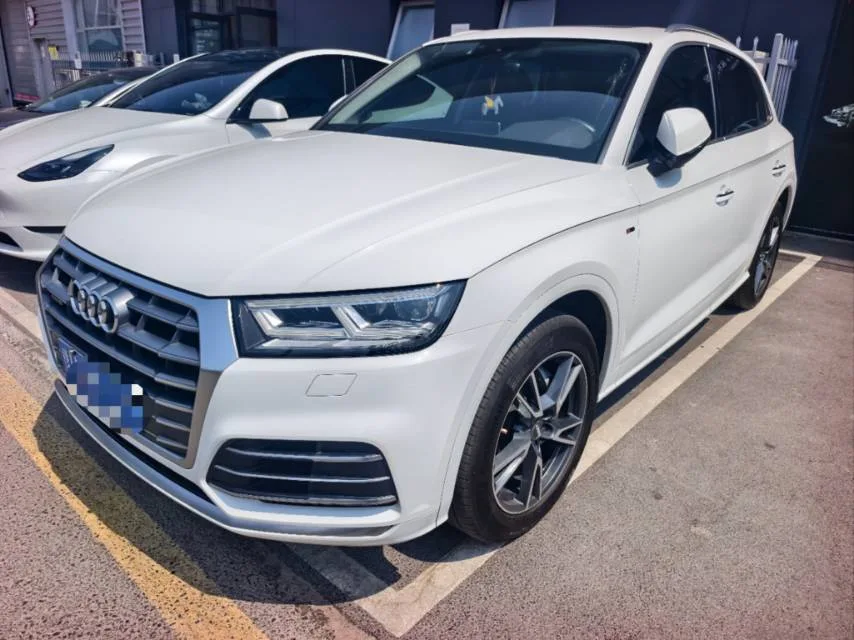 Ауди Q5L 2020 40 TFSI Роскошь Мода Версия