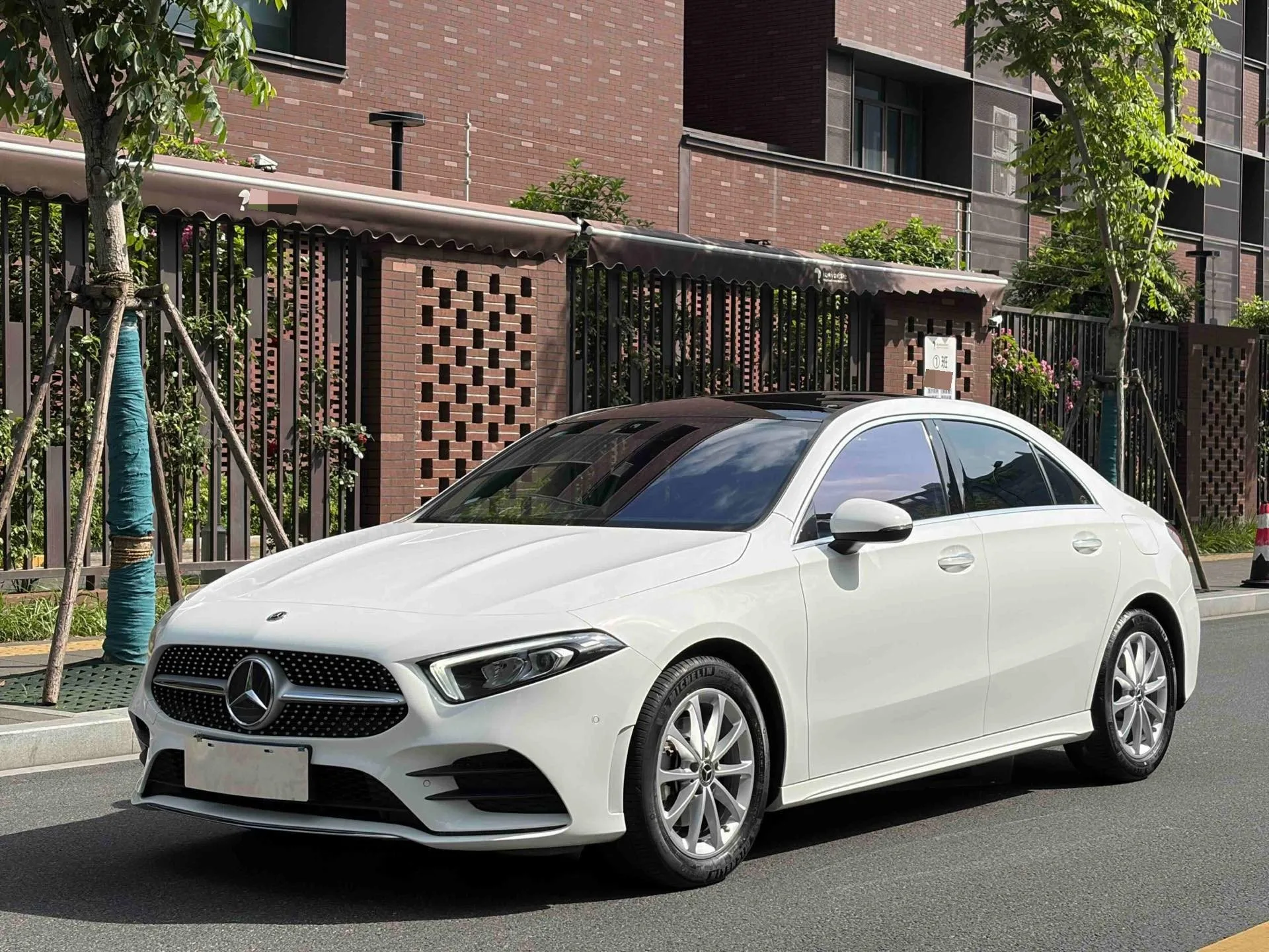 Mercedes-Benz A-Class 2021 A 200 L Sport Sedan Fashion Edition