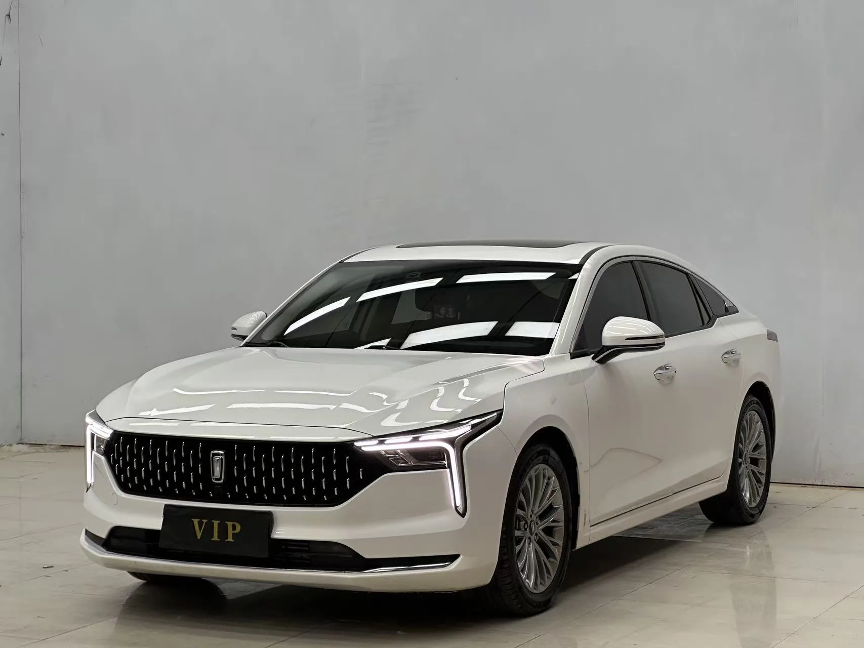 Бестун 2023 B70 1,5Т Удовольствие Версия 70-й Годовщина Версия (Автоматический)