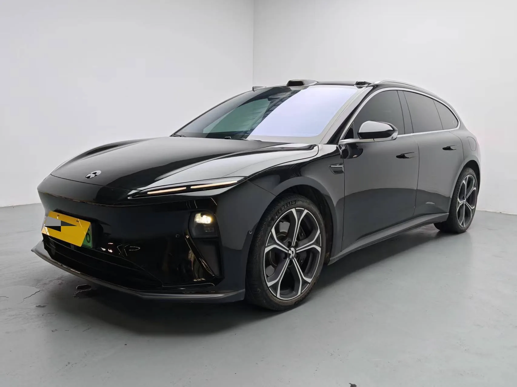 NIO 2025 ET5T 75kWh Touring Automatic