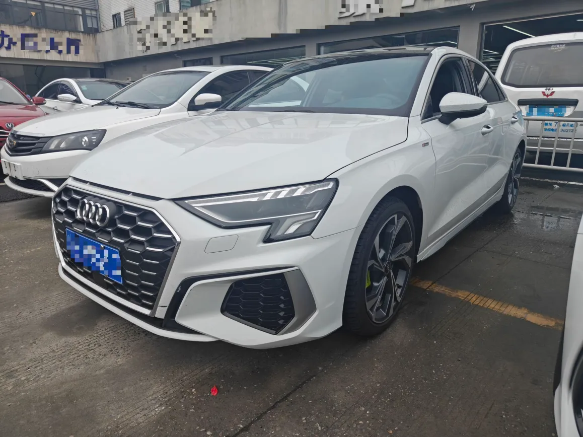 2023 Audi A3L Limousine 1.4 TFSI 35 TFSI Luxury Sport (Facelift) Automatic Transmission