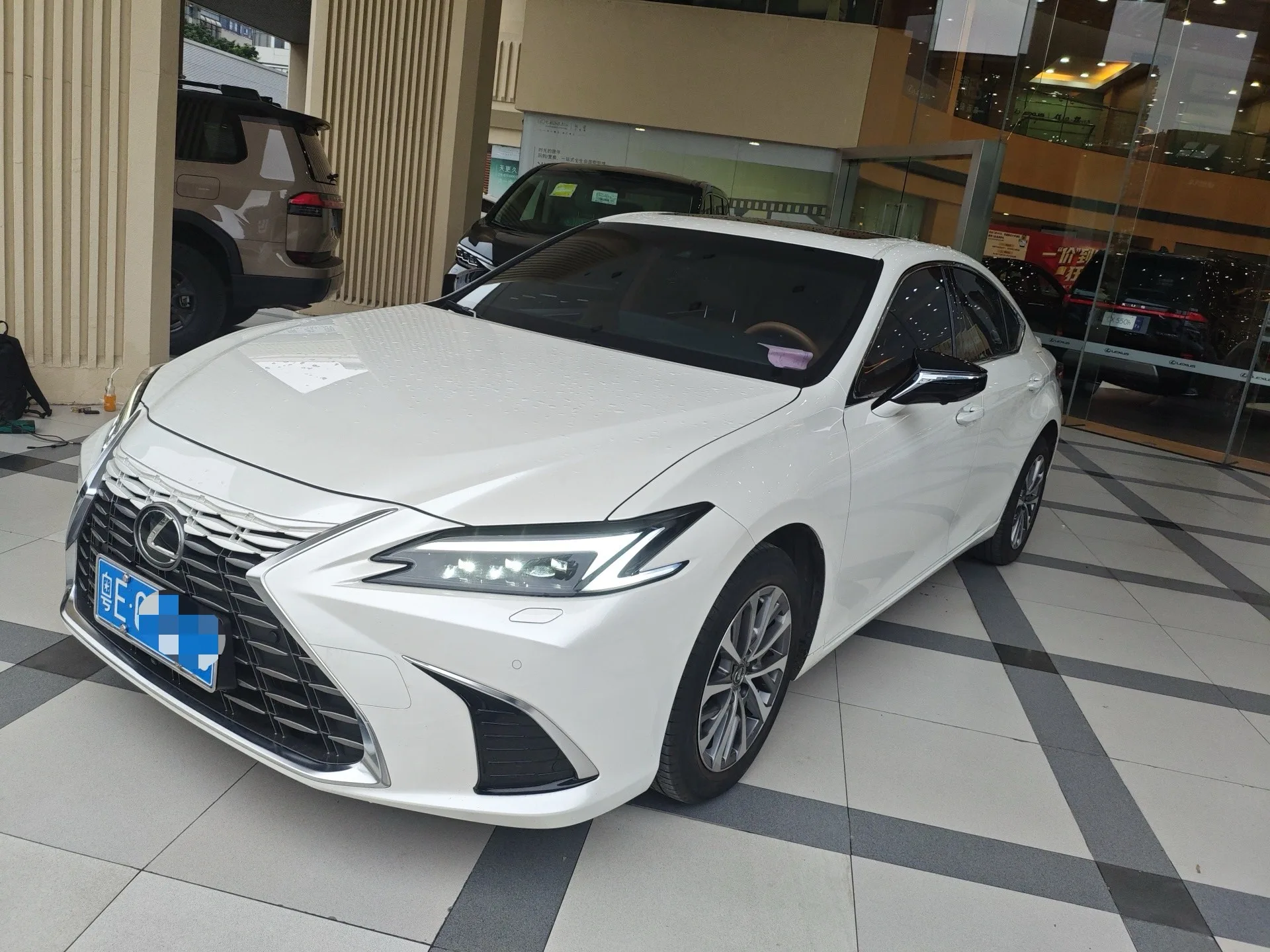 Lexus ES (Imported) 2025 ES300h 2.5 CVT Premium Edition Automatic