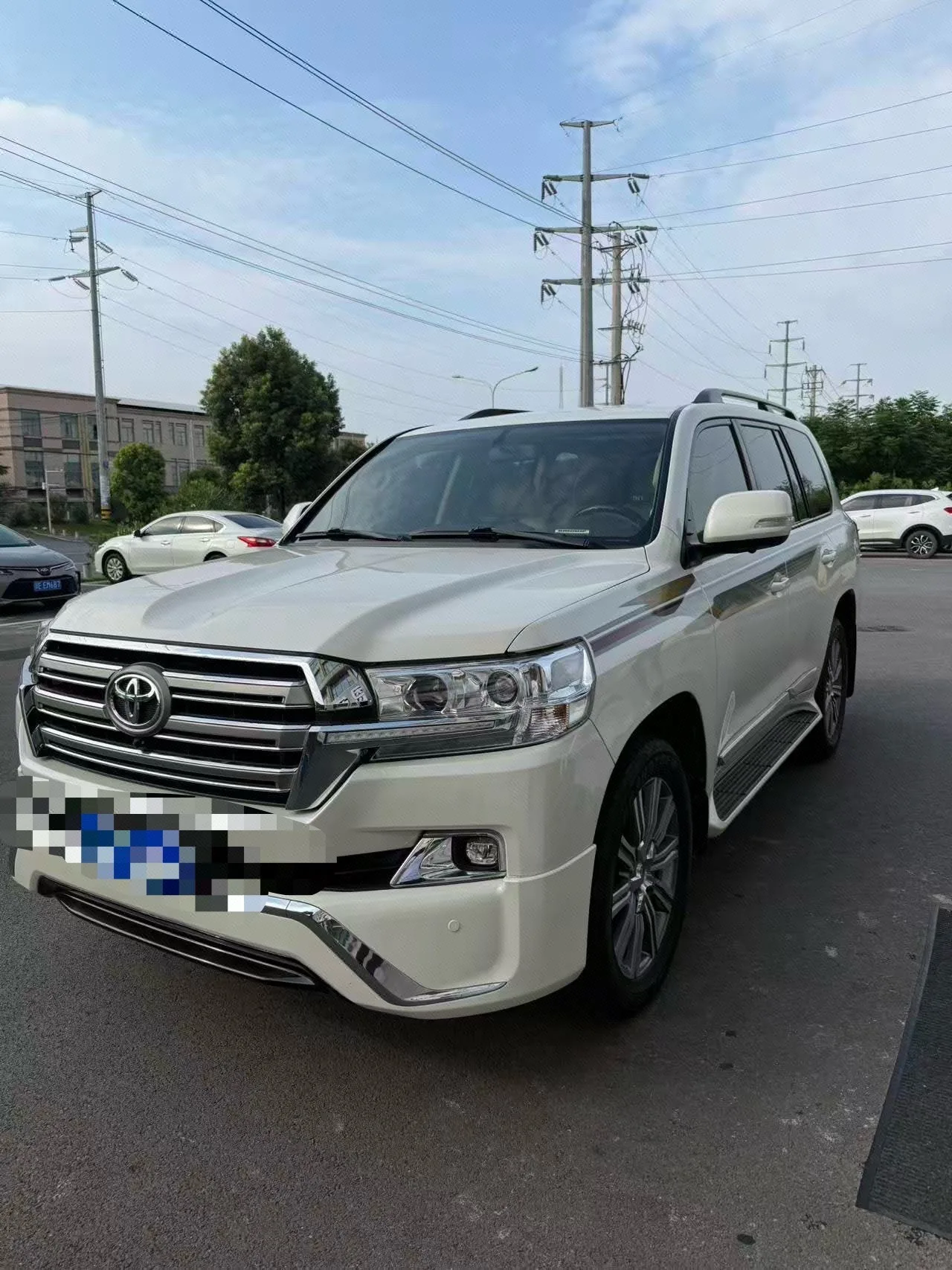 Land Cruiser (Imported) 2015 Model Year 4.0L V6 Middle East Limited Edition