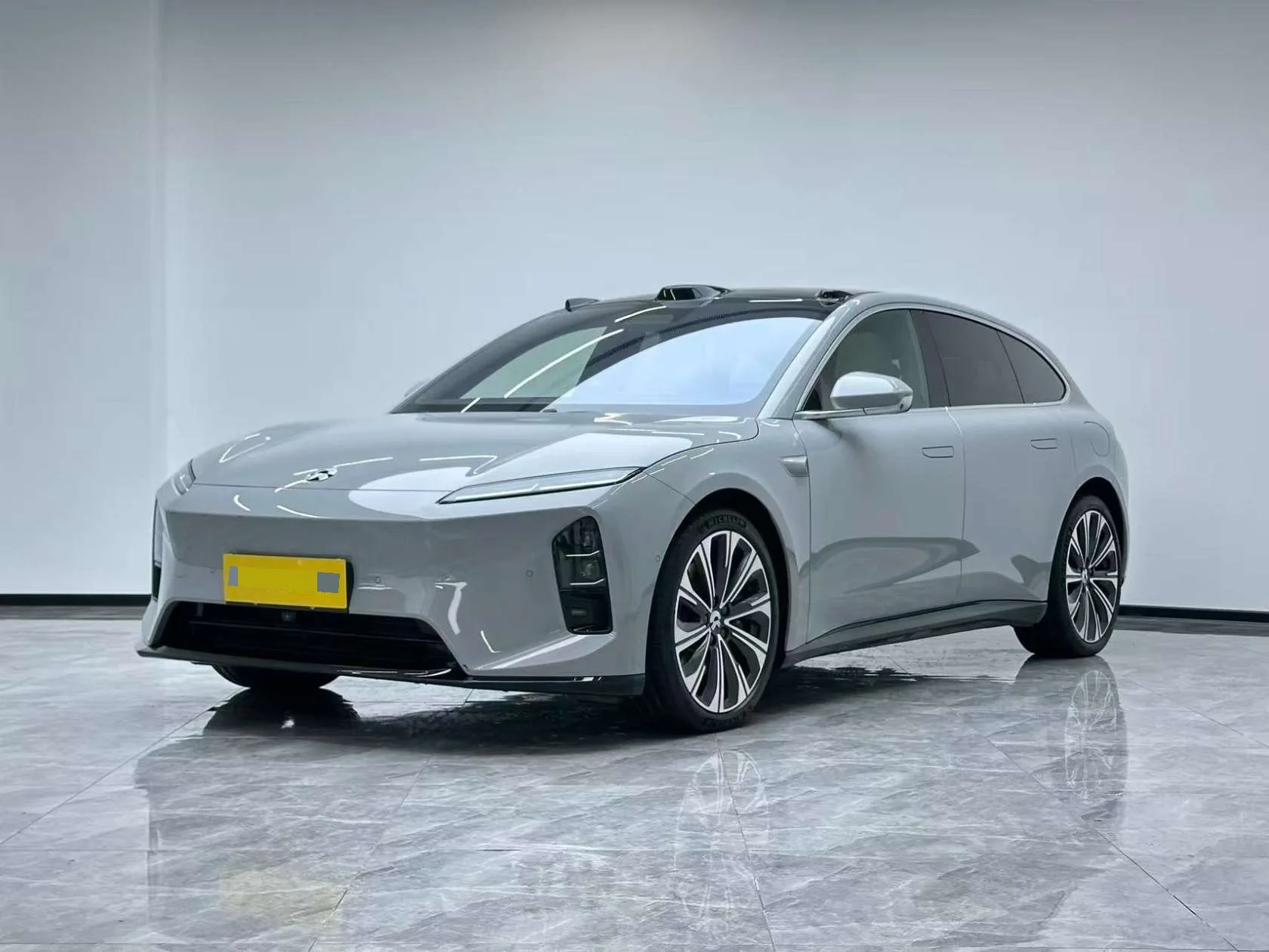 NIO 2025 ET5T 75kWh Touring Automatic