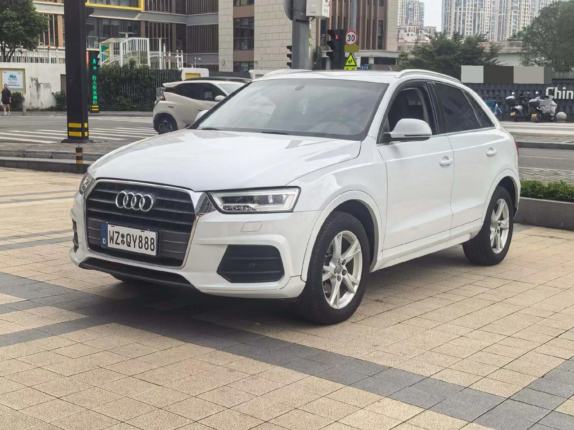 Audi Q3 2018 30th Anniversary Edition 35 TFSI Fashion Model