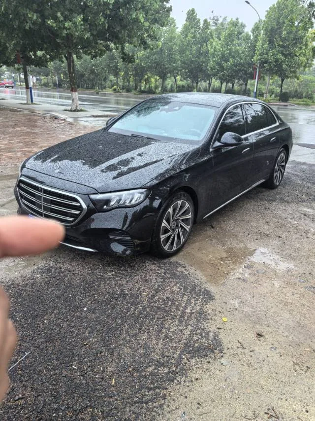 梅赛德斯-奔驰 E级 2024 和 300 L 48伏 2.0T 奢华 自动的